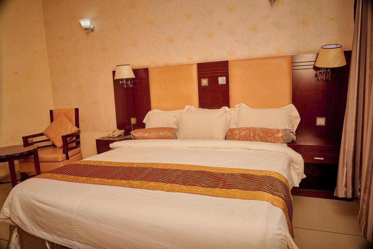 Barcelona Hotels, Abuja Mobushipe Exterior photo