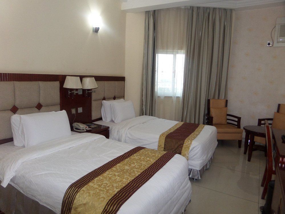 Barcelona Hotels, Abuja Mobushipe Exterior photo